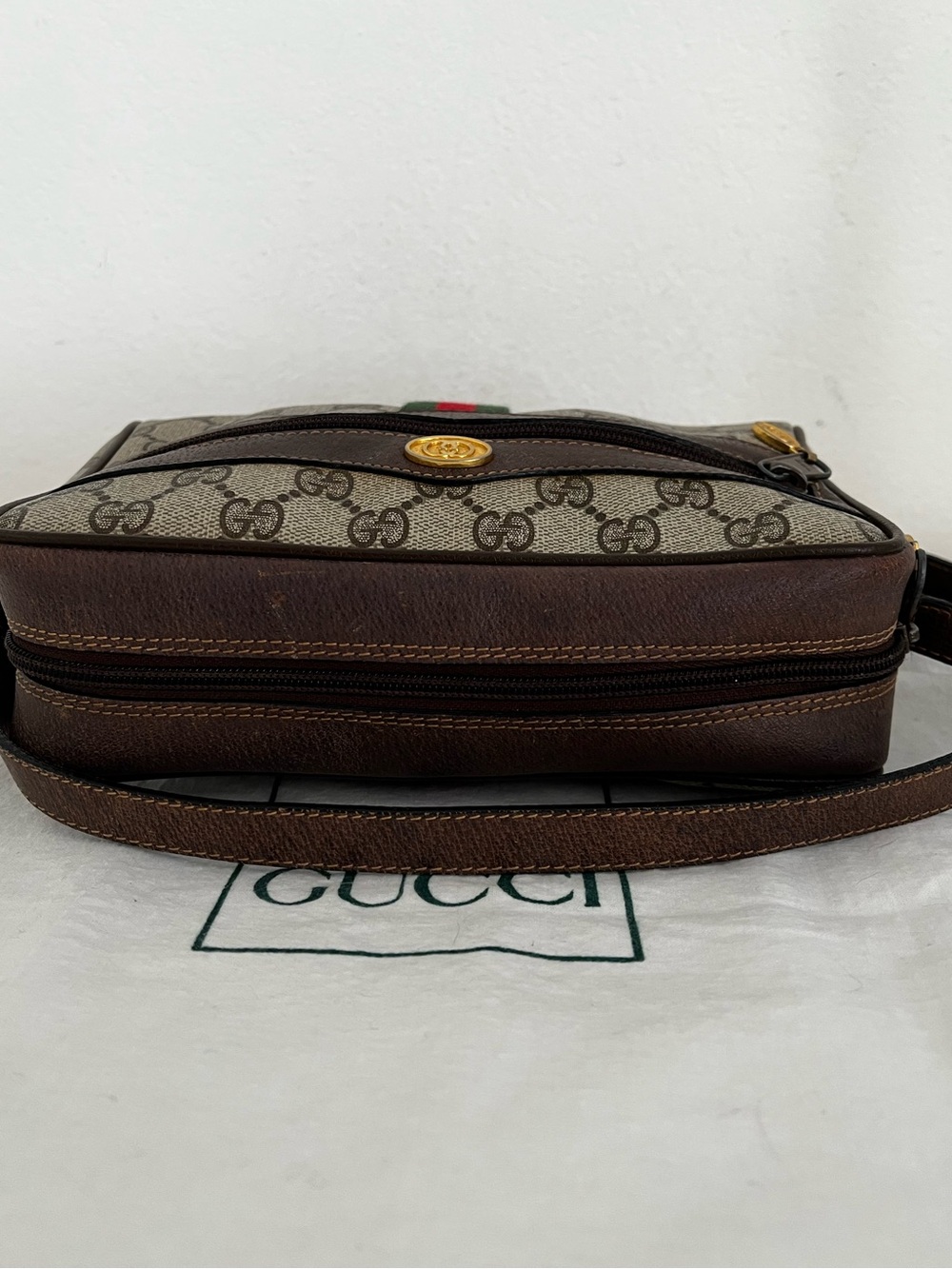 Vintage Gucci GG Supreme Sherry Line Crossbody Camera Bag Early 80s Collectible - Picture 4 of 17